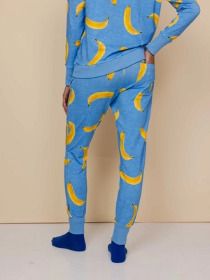 4---SS25_BananaBlue_408_women_regularsweaterpants