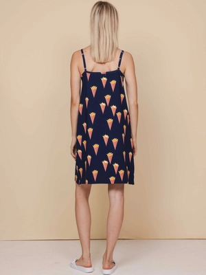 3---SS25_FriesNavy_Women_Strapdress_1517