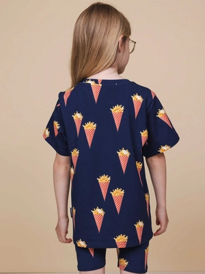 2---SS25_FriesNavy_Kids_TshirtBikershorts_1413