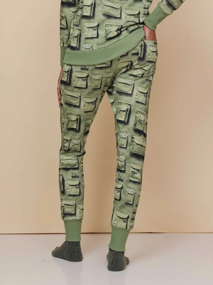 3---SS25_InThePocket_Unisex_RegularSweaterPants_532