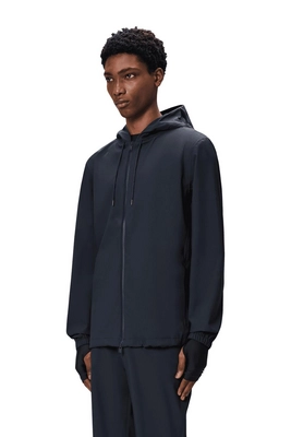 3---12410_Navy_SS25_Men_4
