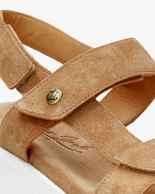6---NOOR-B5-VELOUR-BARK_G_012_720x
