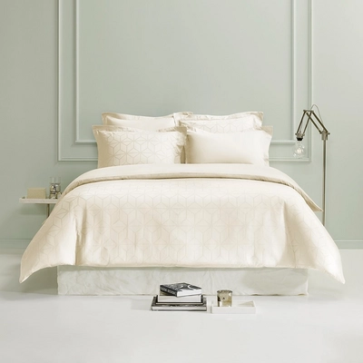 2---Skyscraper_240x220_Ivory_Bed_Retail_Lifestyle