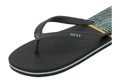 6---CJ6636_KIDS_SWITCHFOOT_PRINT_BLACK_YELLOW_SWELL_DTL1_GBkopie