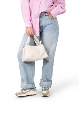 7---cari-sneakers (7)