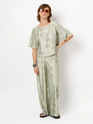 4---252118-3250-SoftPistachio-Lookbook-9735