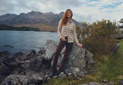 5---ladies-bootcut-jeans-mocha-elderflower-418046-3-CHANGE2025