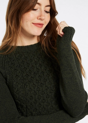 5---ladies-merinosweater-olive-shanley-440409-5