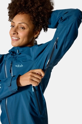 7---womens_firewall_mountain_jacket_tempestblue_qwg_97_tmb_model_5099