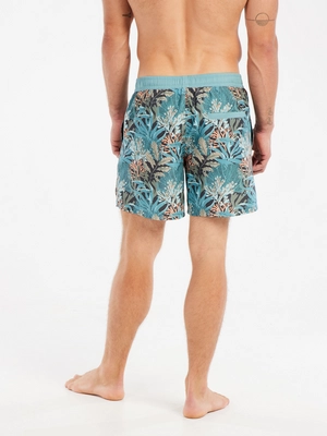 6---71751038_486_model_back-half_01