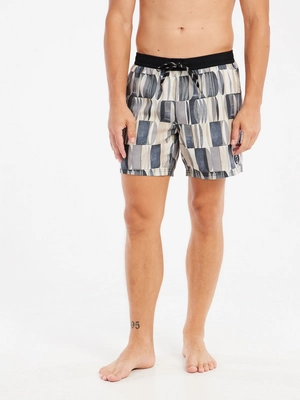 5---71751040_567_model_front-half_01