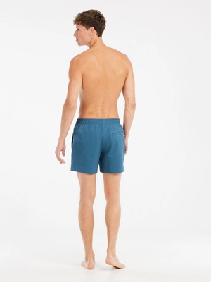 8---71751045_394_model_back-full_01