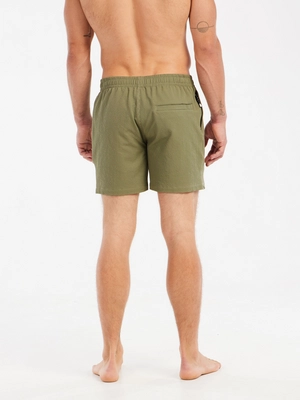 7---71751045_476_model_back-half_01