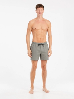4---71751045_782_model_front-full_01