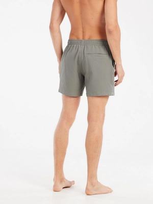 7---71751045_782_model_back-half_01