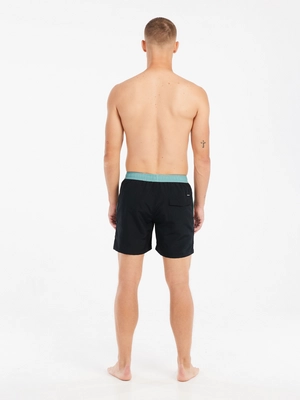 8---71751050_486_model_back-full_01