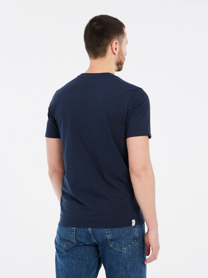7---1727200_906_model_back-half_01