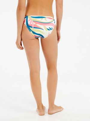 5---72651013_841_model_back-half_01