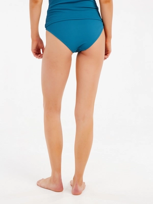 5---72651045_341_model_back-half_01