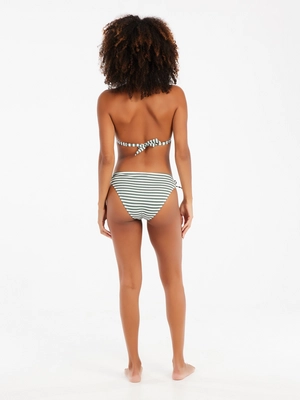 6---72651065_663_model_back-full_01