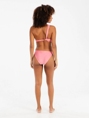 8---72651078_841_model_back-full_01