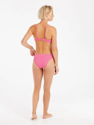 8---72651084_724_model_back-full_01