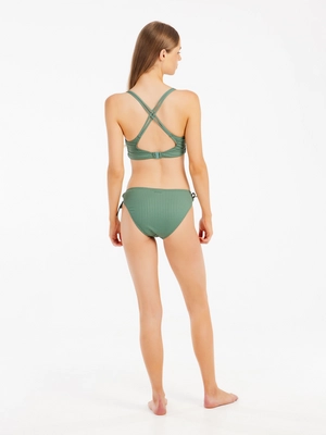 6---72651094_663_model_back-full_01