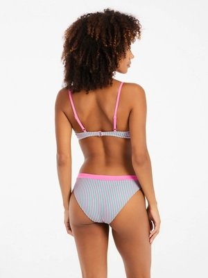 7---72651099_724_model_back-half_01