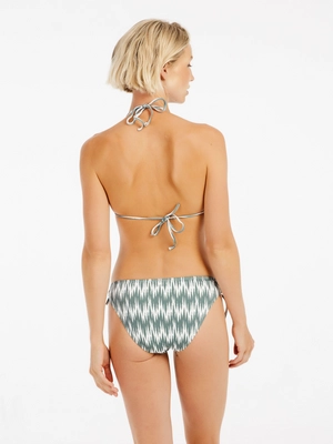 6---72651109_663_model_back-half_01