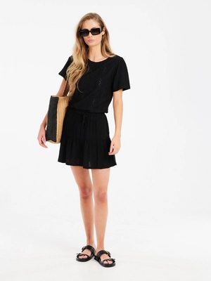 4---17651002_290_model_front-full_01