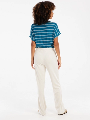 6---17651011_341_model_back-full_01