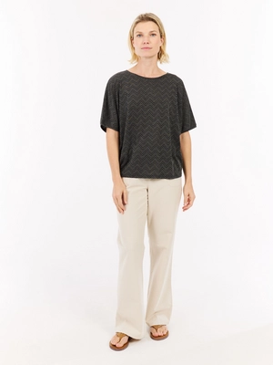 4---17651025_290_model_front-full_01