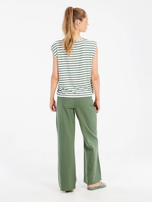 7---17651029_663_model_back-full_01
