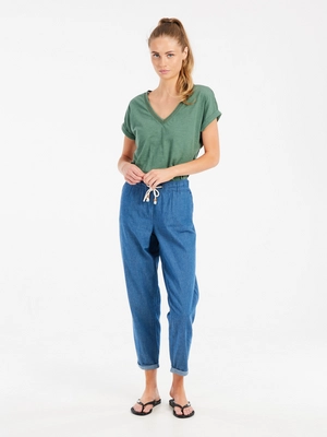 8---17651031_663_model_front-full_01