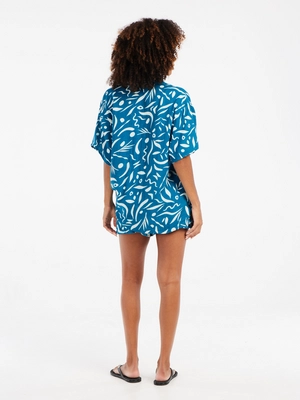 15651001_341_model_back-full_01