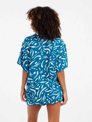 15651001_341_model_back-half_01