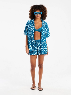 15651001_341_model_front-full_01