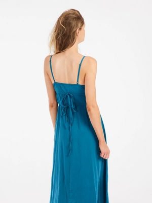 7---24651002_341_model_back-half_01