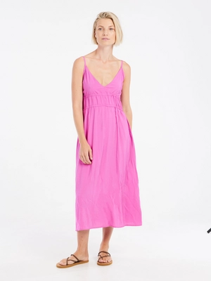 4---24651002_724_model_front-full_01