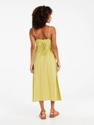 6---24651002_951_model_back-full_01