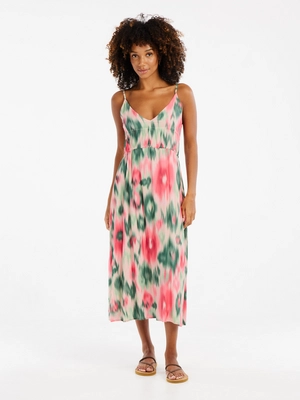 4---24651005_841_model_front-full_01