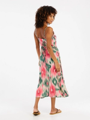 6---24651005_841_model_back-full_01