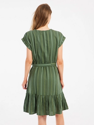 7---24651007_663_model_back-half_01