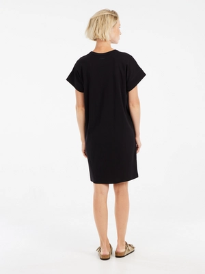 6---24651024_290_model_back-full_01
