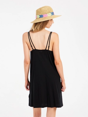 6---24651037_290_model_back-half_01