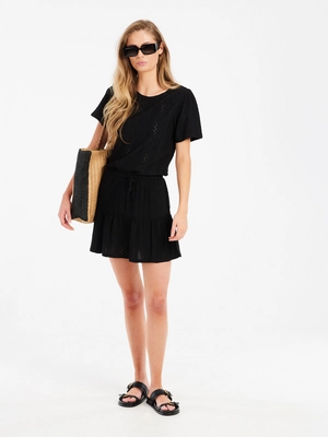 4---25651001_290_model_front-full_01