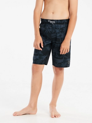 5---71851007_290_model_front-half_01