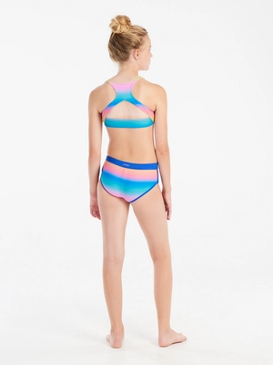 5---72951024_724_model_back-full_01