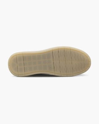 CC241341-159_Nemes_Mid-3