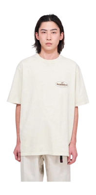 3---Gramicci-G5SU-T165_NATURALPIGMENT_unisex-tee-shirt-model_U4